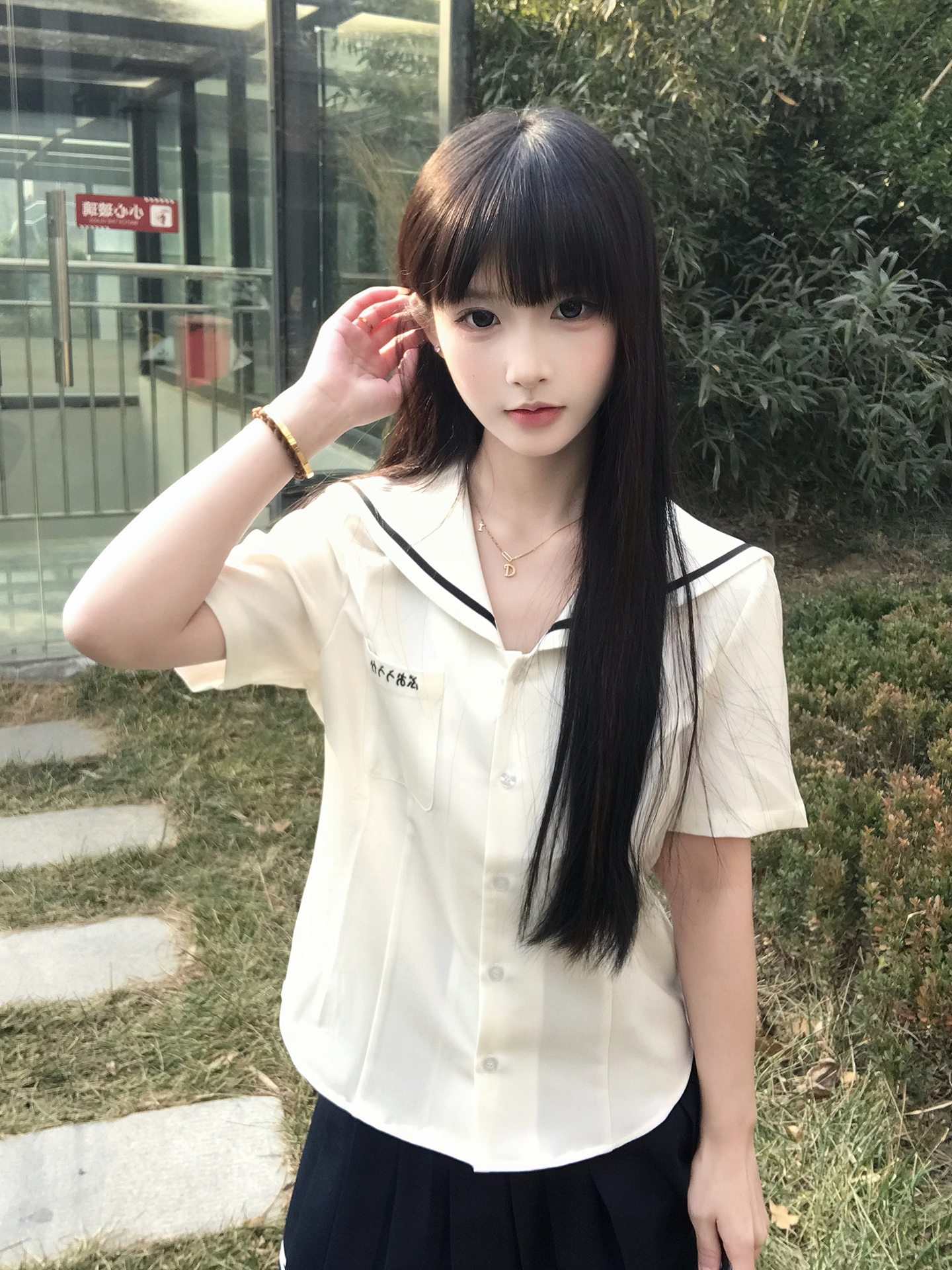 舞鸥羽阁羽白领章水手领衬衫模特图